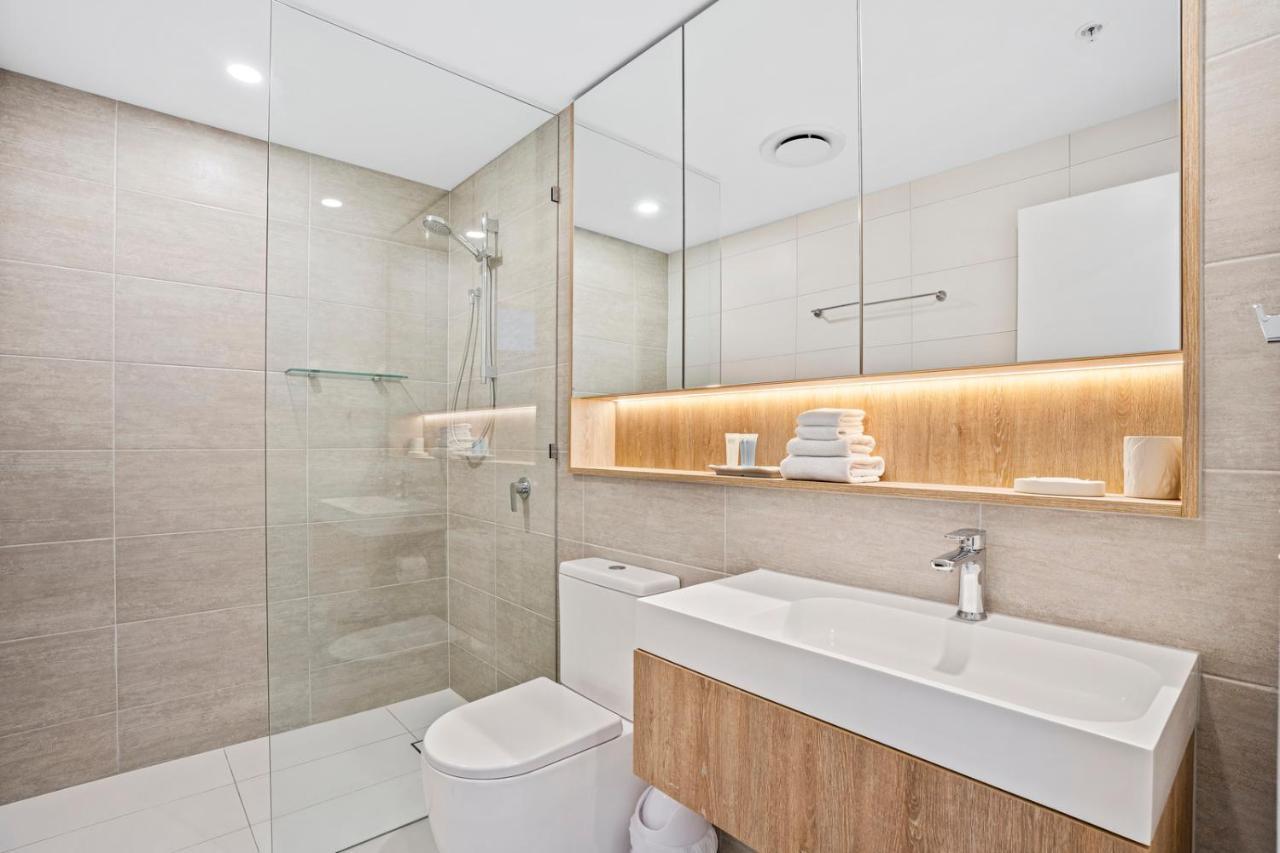 Broadbeach Casino Private Apartments - Gclr Gold Coast Exterior photo